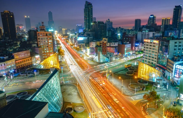 Khu vực quanh ga Formosa Boulevard tập trung nhiều kh&aacute;ch sạn thuận tiện di chuyển.