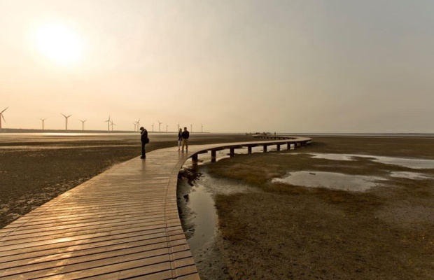 Cầu gỗ boardwalk nổi tiếng giữa v&ugrave;ng đất ngập nước.