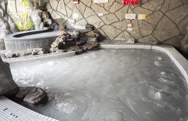 Trải nghiệm tắm b&ugrave;n kho&aacute;ng đặc trưng tại Guanziling 