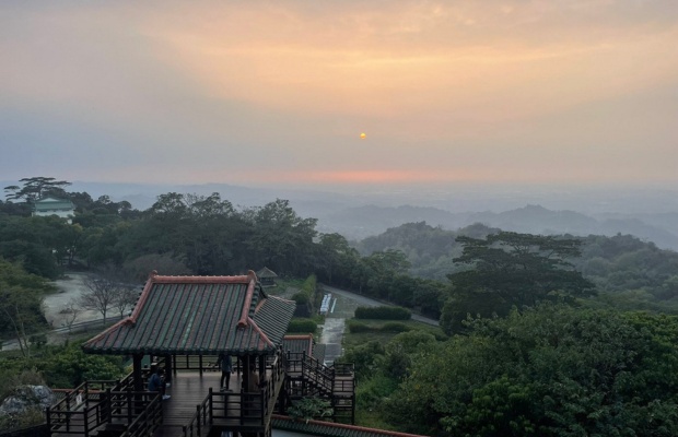 Khung cảnh cổ k&iacute;nh quanh khu Guanziling
