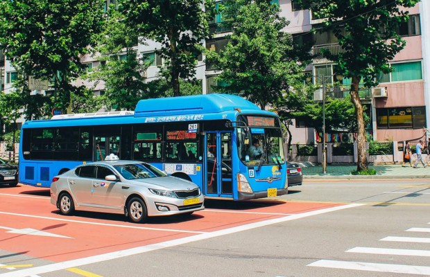 tuyến xe bu&yacute;t nội bộ&nbsp;như số 110A, 110B, 421