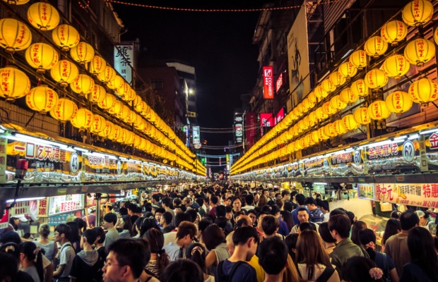 Chợ đ&ecirc;m Keelung đ&ocirc;ng nhất từ 18:00&ndash;21:00. 