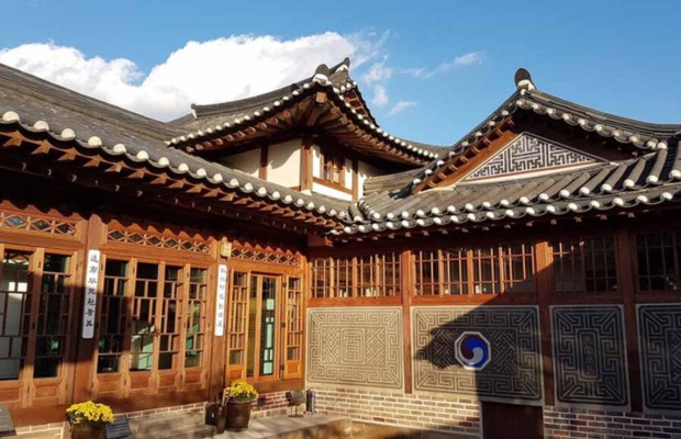 Kiến tr&uacute;c độc đ&aacute;o của Nh&agrave; cổ Baek In-je tại khu vực Bukchon