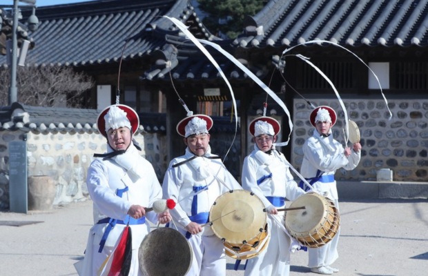 lễ hội văn h&oacute;a đặc sắc tại l&agrave;ng Hanok namsangol