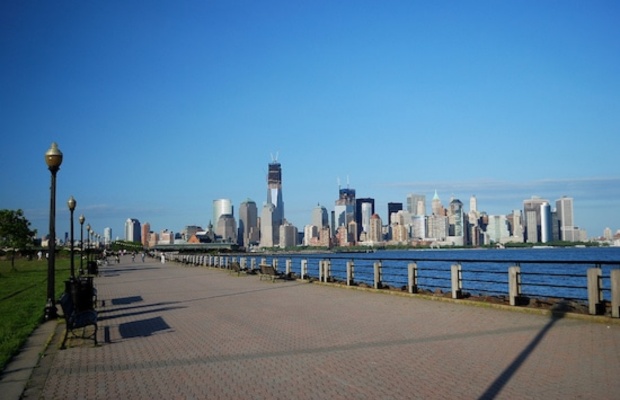To&agrave;n cảnh C&ocirc;ng vi&ecirc;n Liberty State v&agrave; Tượng Nữ thần Tự do
