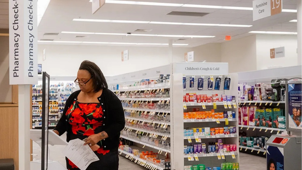 Quầy nh&agrave; thuốc tại Mỹ &mdash; Walgreens pharmacy