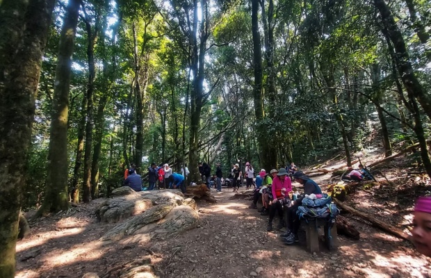 N&uacute;i Jiali l&agrave; cung trekking nổi tiếng ở Mi&ecirc;u Lật. 