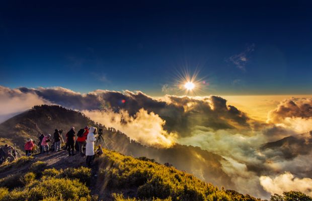 N&uacute;i Hợp Hoan thay đổi cảnh sắc theo bốn m&ugrave;a