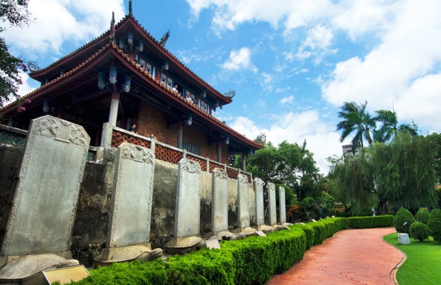 Những tượng r&ugrave;a đội bia nổi tiếng tại x&iacute;ch khảm l&acirc;u