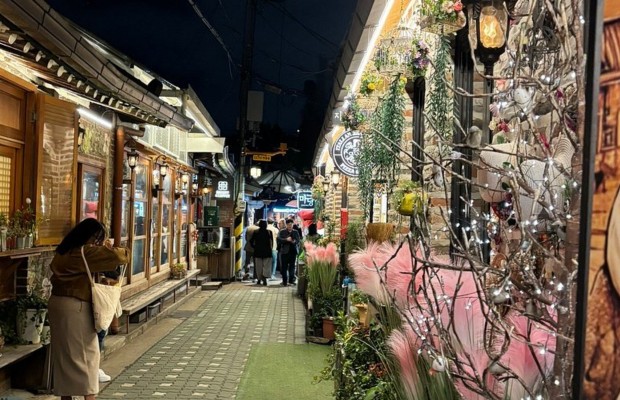 Gh&eacute; thăm L&agrave;ng cổ Ikseondong Hanok