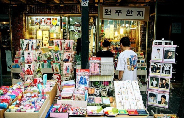 Săn t&igrave;m đồ thủ c&ocirc;ng mỹ nghệ v&agrave; văn ph&ograve;ng phẩm truyền thống