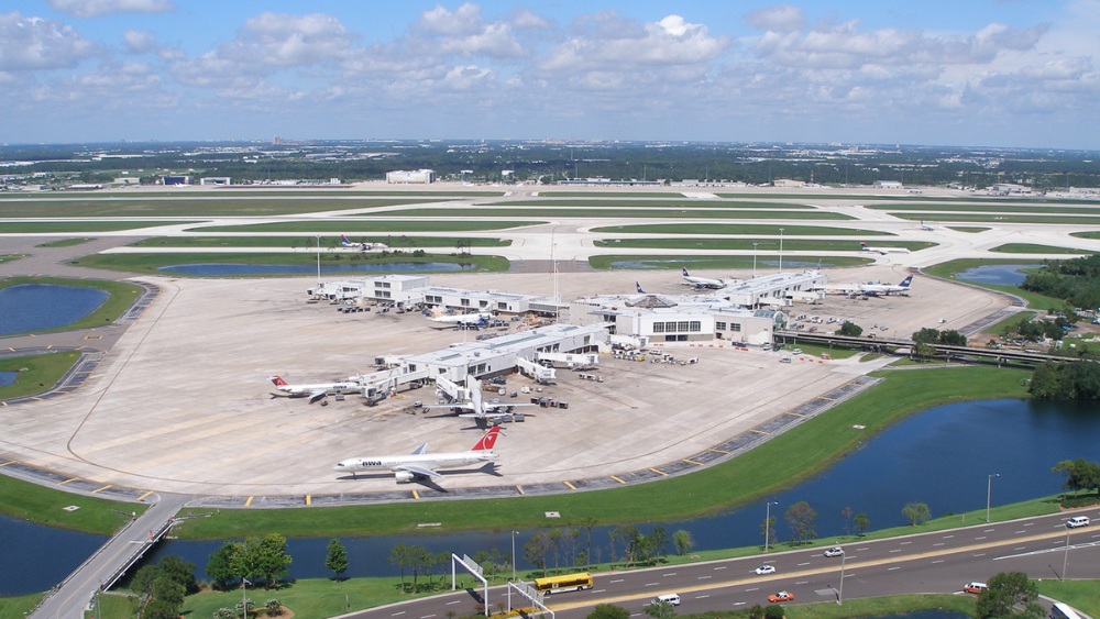 To&agrave;n cảnh s&acirc;n bay Quốc tế Orlando