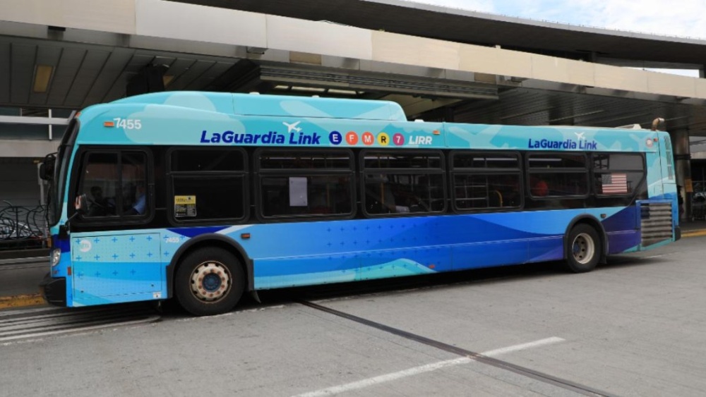 Xe bu&yacute;t Select Bus Service Q70