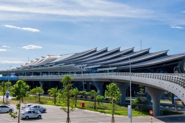 To&agrave;n cảnh kiến tr&uacute;c nh&agrave; ga T2 hiện đại tại s&acirc;n bay Ph&uacute; B&agrave;i Huế 