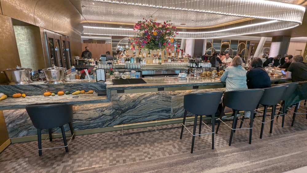  B&ecirc;n trong sảnh chờ nh&agrave; ga T4 