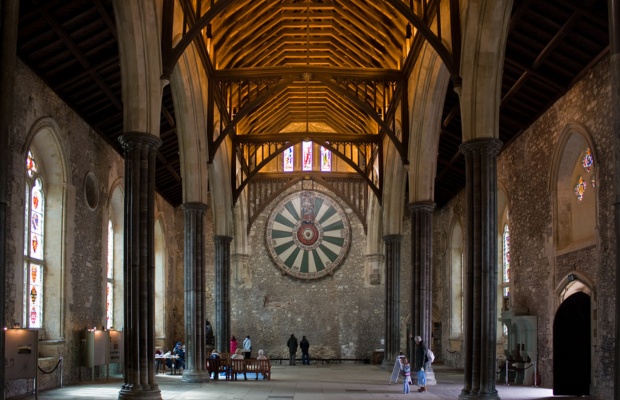 Great Hall &mdash; lối v&agrave;o c&ocirc;ng cộng lớn nhất thế giới tại một địa điểm thể thao.

