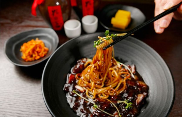 M&igrave; tương đen Jjajangmyeon