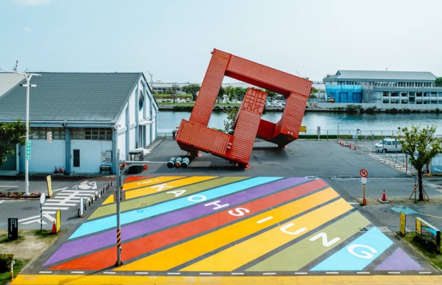 Những container nghệ thuật đầy m&agrave;u sắc tại Pier-2
