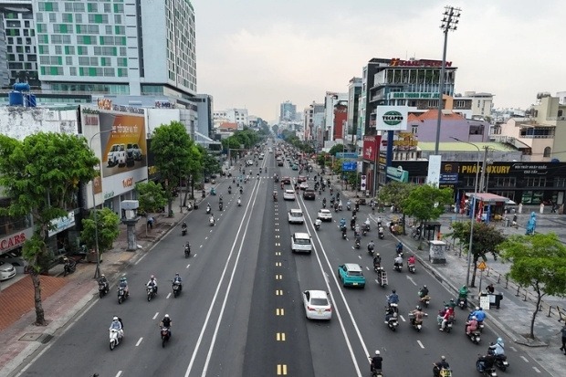 Phân luồng lại trục đường chính vào sân bay Tân Sơn Nhất