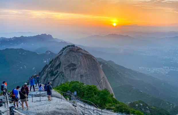 ngắm cảnh tại Bukhansan National Park