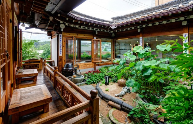 Lưu tr&uacute; tại Hanok gần khu vực n&uacute;i Bukhansan