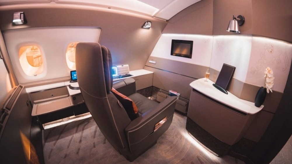 &nbsp;First Class quốc tế mang đến kh&ocirc;ng gian ri&ecirc;ng tư như một kh&aacute;ch sạn mini