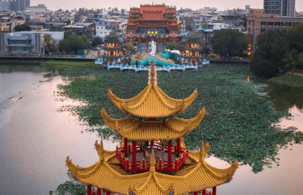 Kh&ocirc;ng gian thanh b&igrave;nh quanh đầm Li&ecirc;n Tr&igrave; Cao H&ugrave;ng.