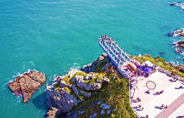 Ho&agrave;ng h&ocirc;n bu&ocirc;ng xuống kh&eacute;p lại h&agrave;nh tr&igrave;nh kh&aacute;m ph&aacute; đảo Oryukdo Busan