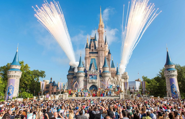 Walt Disney World tại Florida, Mỹ như một c&ocirc;ng vi&ecirc;n m&agrave; l&agrave; một "th&agrave;nh phố giải tr&iacute;" thu nhỏ