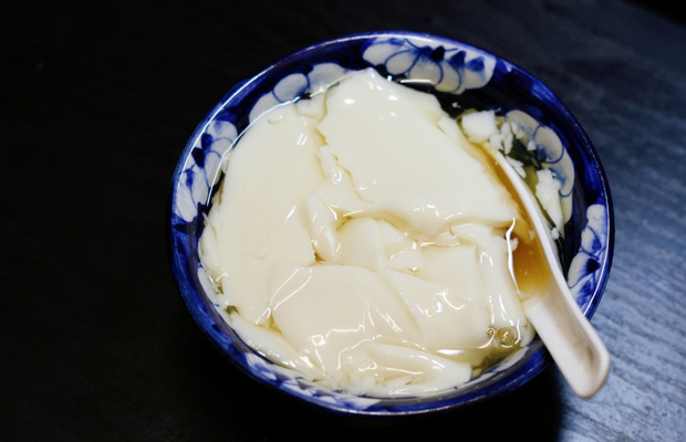 B&aacute;t t&agrave;o phớ mềm mịn như nhung, tan ngay đầu lưỡi