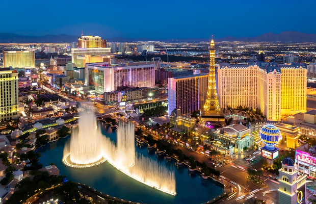 To&agrave;n cảnh th&agrave;nh phố Las Vegas rực rỡ &aacute;nh đ&egrave;n nh&igrave;n từ tr&ecirc;n cao