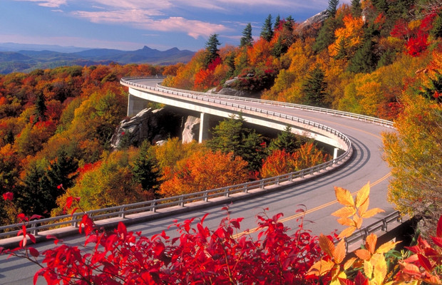 Dự b&aacute;o thời tiết v&agrave; c&aacute;c m&ugrave;a cao điểm du lịch tại Pigeon Forge