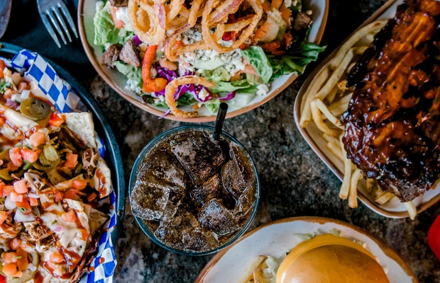 Cẩm nang ẩm thực v&agrave; lưu tr&uacute; tại Pigeon Forge