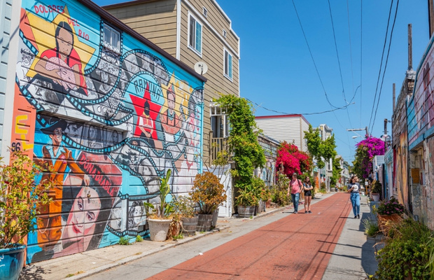 Những bức tranh tường đầy m&agrave;u sắc tại Mission District phản &aacute;nh hơi thở nghệ thuật đương đại của th&agrave;nh phố