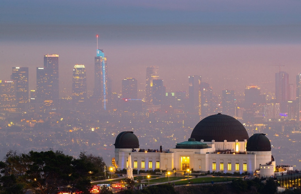 Vẻ đẹp lộng lẫy của th&agrave;nh phố Los Angeles nh&igrave;n từ Đ&agrave;i thi&ecirc;n văn Griffith về đ&ecirc;m