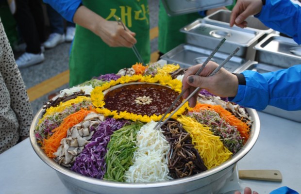 Lễ hội Bibimbap Jeonju t&ocirc;n vinh m&oacute;n ăn biểu tượng