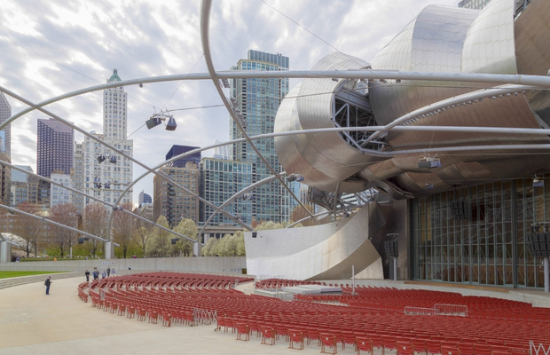 Jay Pritzker Pavilion lộng lẫy dưới &aacute;nh chiều t&agrave;