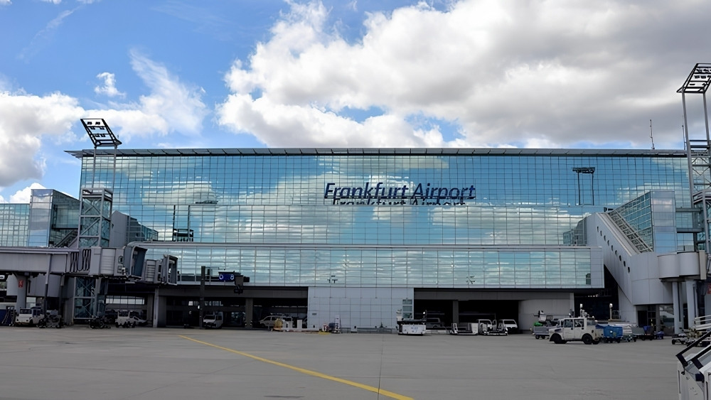 To&agrave;n cảnh s&acirc;n bay quốc tế Frankfurt