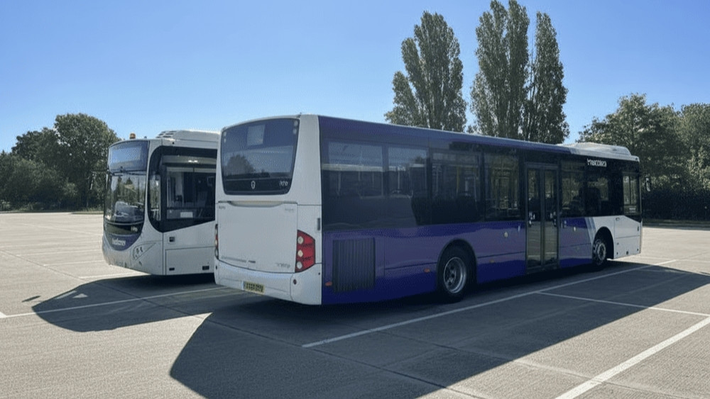 Xe bu&yacute;t s&acirc;n bay l&agrave; lựa chọn ph&ugrave; hợp cho du kh&aacute;ch muốn tiết kiệm chi ph&iacute; khi đến London
