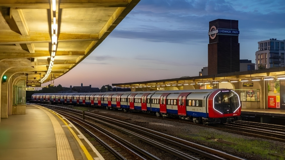 Tuyến Piccadilly Line