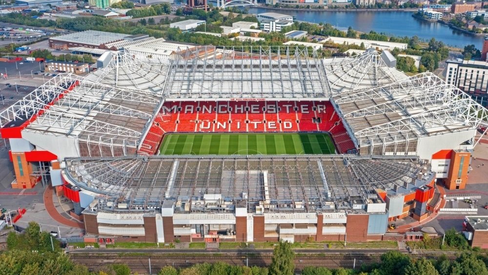S&acirc;n vận động Old Trafford