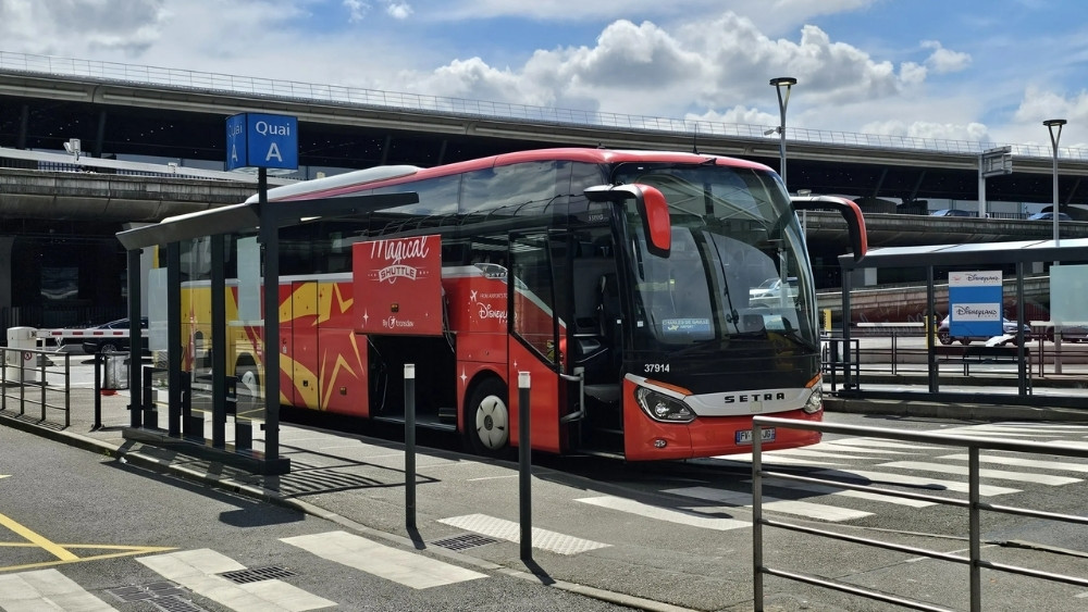 s&acirc;n bay CDG