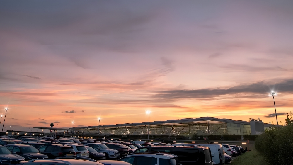 Sân bay Stansted (STN): Hướng dẫn đầy đủ cho hành khách bay qua London