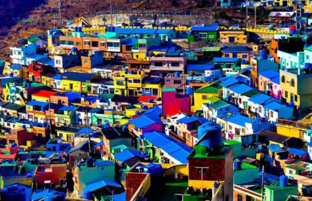L&agrave;ng văn h&oacute;a Gamcheon điểm đến nổi tiếng gần th&aacute;p Busan.
