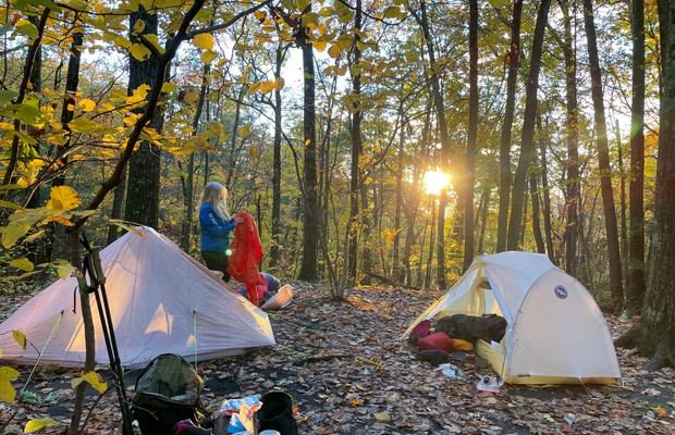 Ngủ đ&ecirc;m giữa đại ng&agrave;n Great Smoky Mountains Mỹ