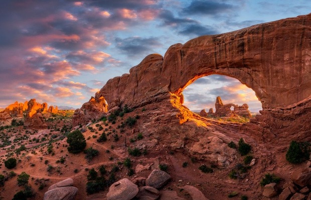  Cổng v&ograve;m North Window nh&igrave;n về ph&iacute;a Turret Arch 