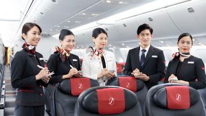 Dịch vụ, đồ ăn v&agrave; Cabin Crew của Japan Airlines
