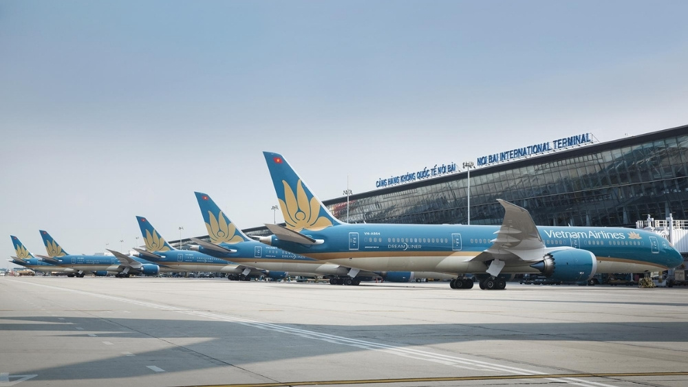 M&aacute;y bay Vietnam Airlines tại s&acirc;n bay Narita hoặc Nội B&agrave;i