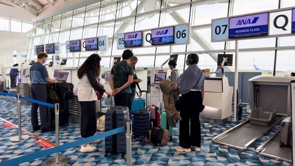 Kh&ocirc;ng kh&iacute; tại quầy check-in ANA.