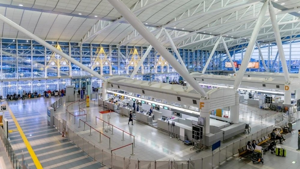 Nh&agrave; ga s&acirc;n bay Fukuoka hiện đại
